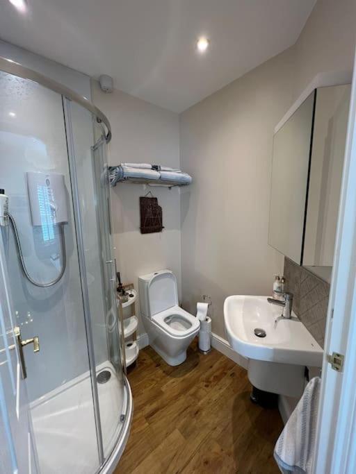 Adorable One Bedroom Apartment With Balcony Newtownards Extérieur photo